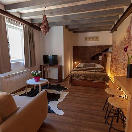 Domus Lapidis - El Taller Bogarra Eksteriør billede